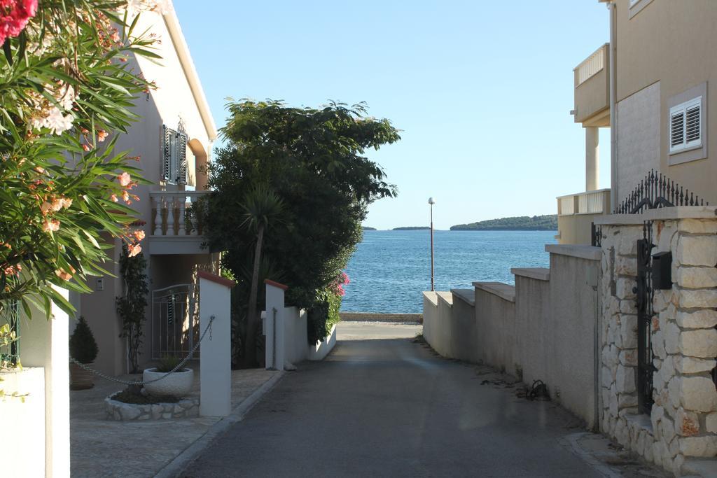 Apartments Lucija-Klara Brodarica  Εξωτερικό φωτογραφία